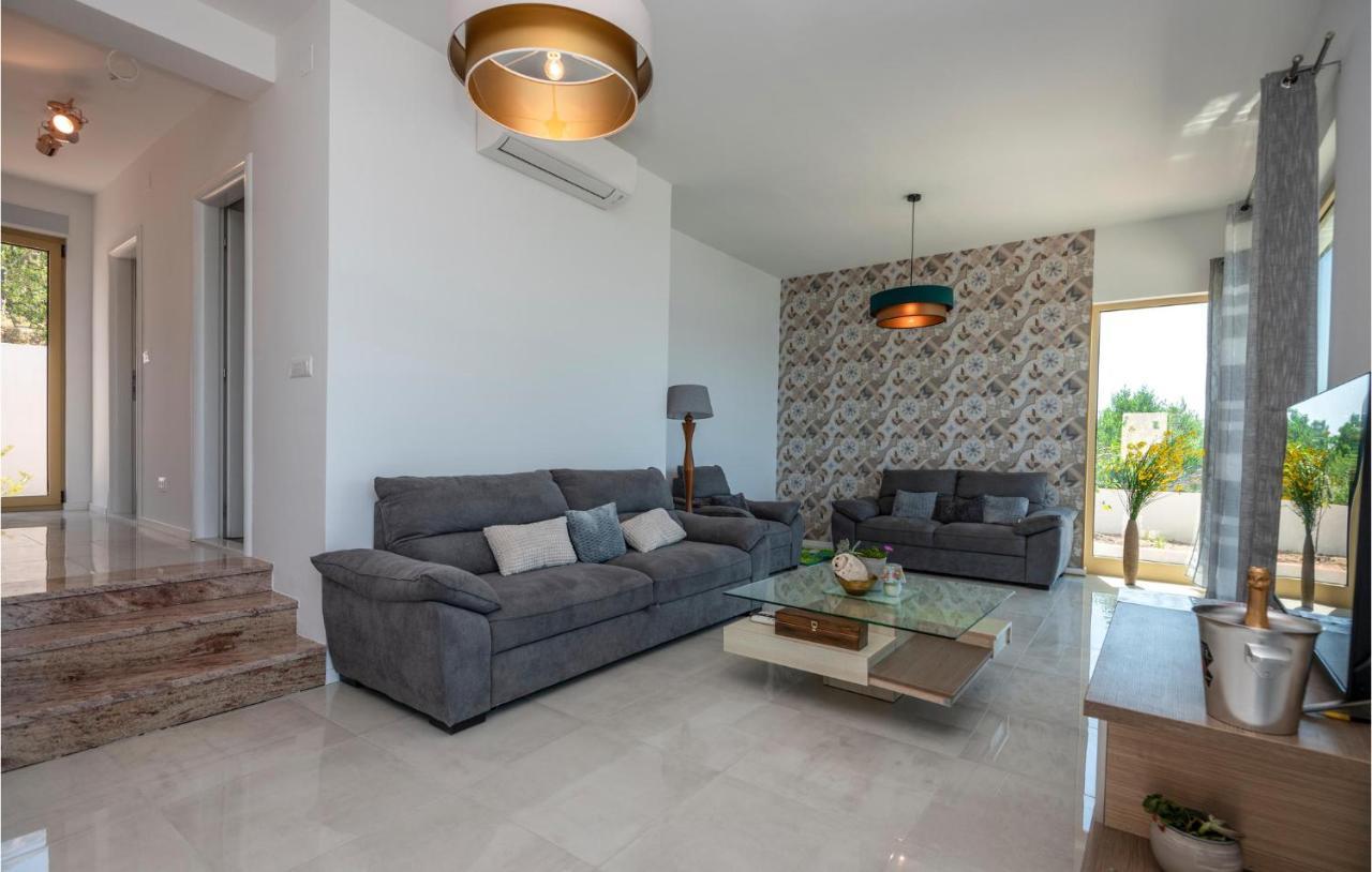 Holiday Home Villetta Belveder Baska Voda Exterior photo